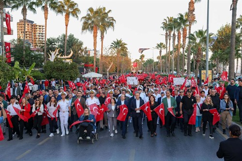 VALİ ALİ HAMZA PEHLİVAN’IN KATILIMIYLA CUMHURİYETİMİZİN 101. YILI KUTLAMA ETKİNLİKLERİ KAPSAMINDA, CUMHURİYET BAYRAMI YÜRÜYÜŞÜ GERÇEKLEŞTİRİLDİ