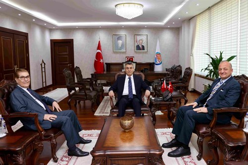VALİMİZ SAYIN ATİLLA TOROS, ÇAĞ ÜNİVERSİTESİ REKTÖRÜ PROF. DR. MURAT KOÇ İLE GÖRÜŞTÜ